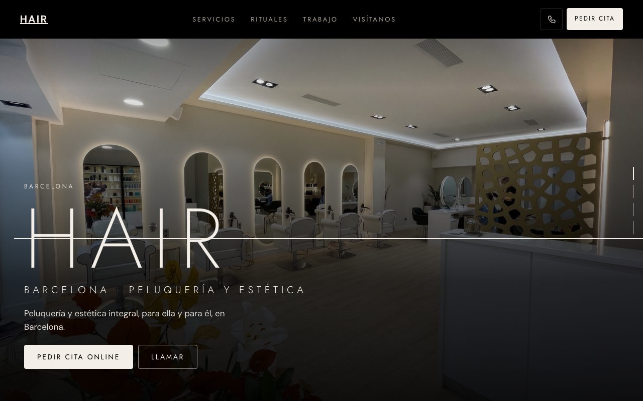 Web de una peluquería: el salón a pantalla completa con el titular encima